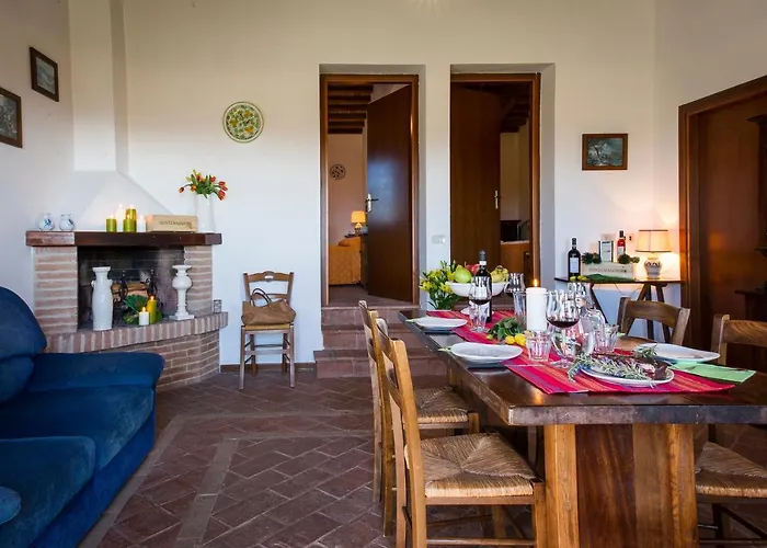 Borgo Montemaggiore Κατάλυμα σε φάρμα Rapolano Terme